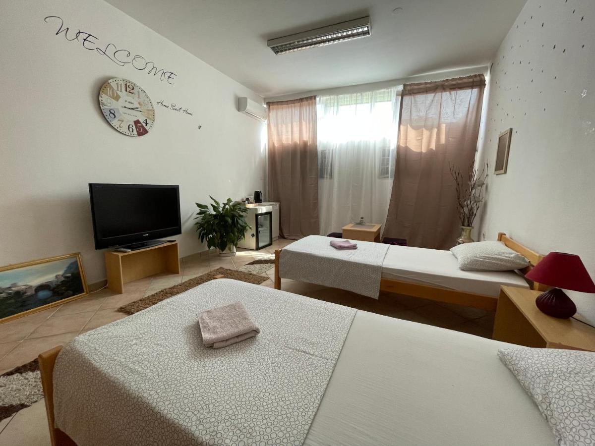 Rooms Deny Mostar Exterior photo